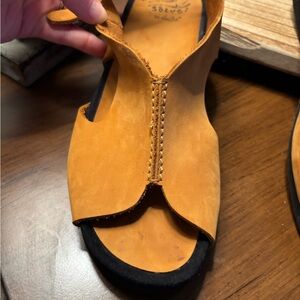 Dansko Reece Honey Distressed Tan Leather Sandals travel ready Size 38